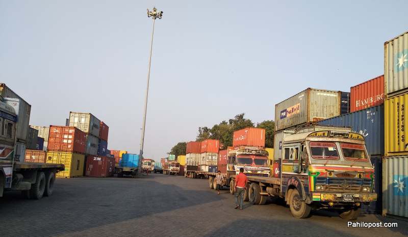 भारतबाट आएका ७ सय ट्रक आईसीपीमा ‘होल्ड’, पर्सा-बाराको निषेधाज्ञाले आयात/निर्यात असहज