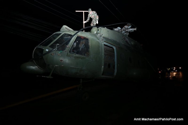 सैनिक हेलिकप्टर सडकबाट यसरी पुर्‍याइयो खरिपाटी, हेर्नुस् फोटोमा