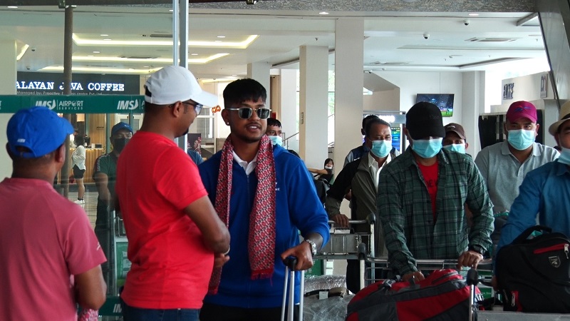 स्कटल्याण्ड भ्रमण सकेर स्वदेश फर्कियो नेपाली टोली, अपेक्षा अनुसार प्रदर्शन गर्न नसकेको लामिछानेको प्रतिकृया