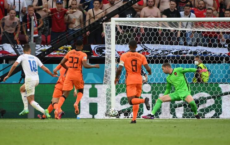 १० खेलाडीमा सीमित नेदरल्याण्ड्सलाई हराउँदै चेक रिपब्लिक क्वाटरफाइनलमा