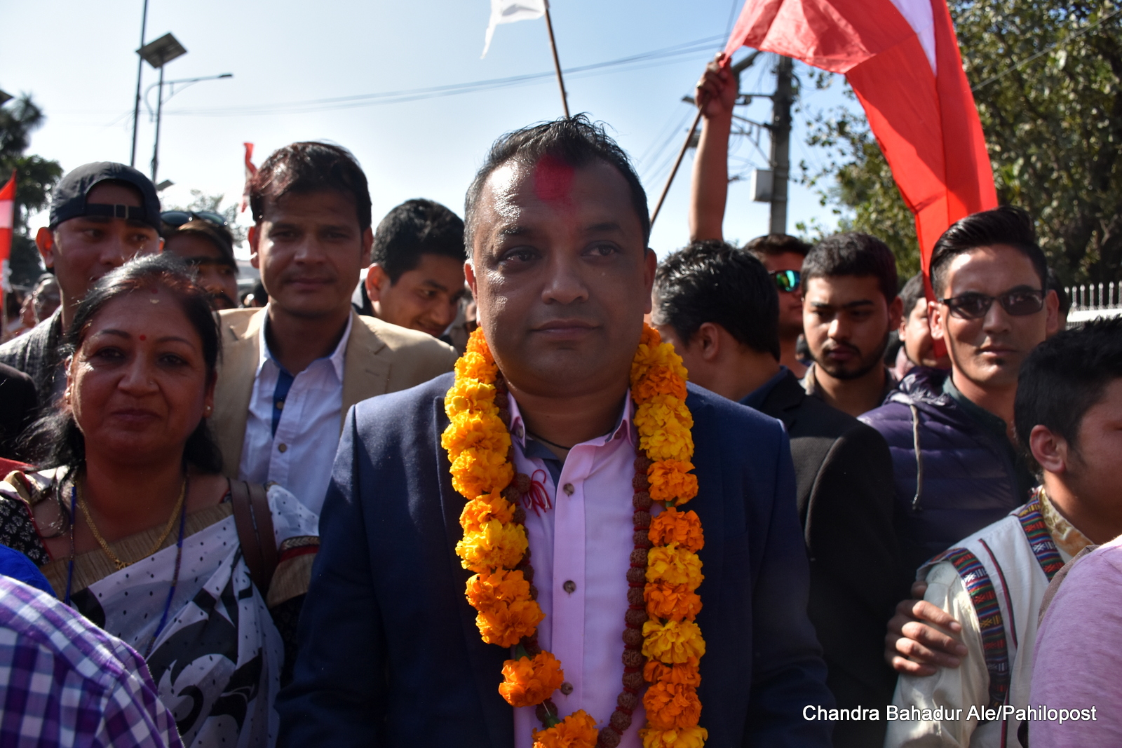 काठमाडौं एकबाट प्रकाशमान र चारबाट गगन थापाले गराए उम्मेदवारी मनोनयन दर्ता