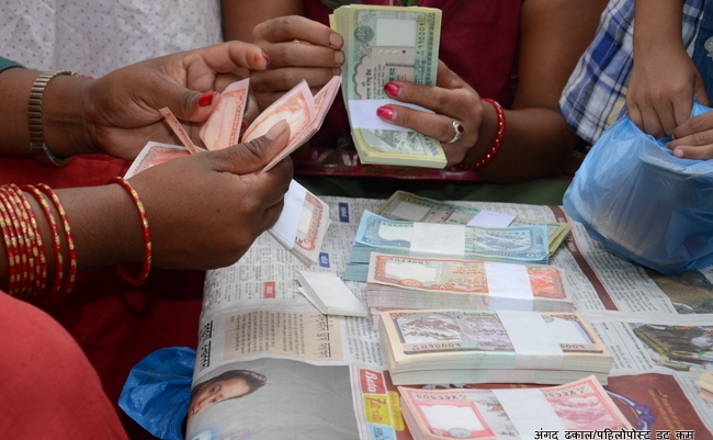 ६० वर्षमुनिका विधवा र अति अशक्त अपाङ्गले मासिक भत्ता पाउने