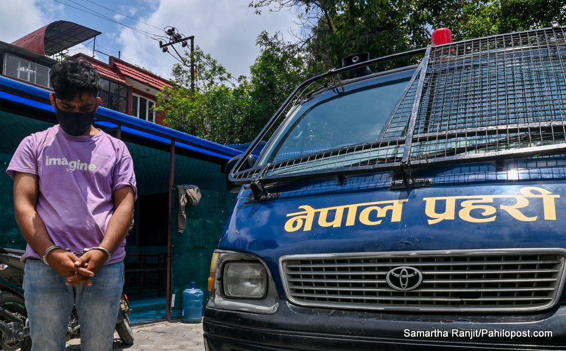 विमानस्थलको कार्गोबाट ल्यापटप चोरी गर्ने नेपाल एयरलाइन्सका कर्मचारी पक्राउ