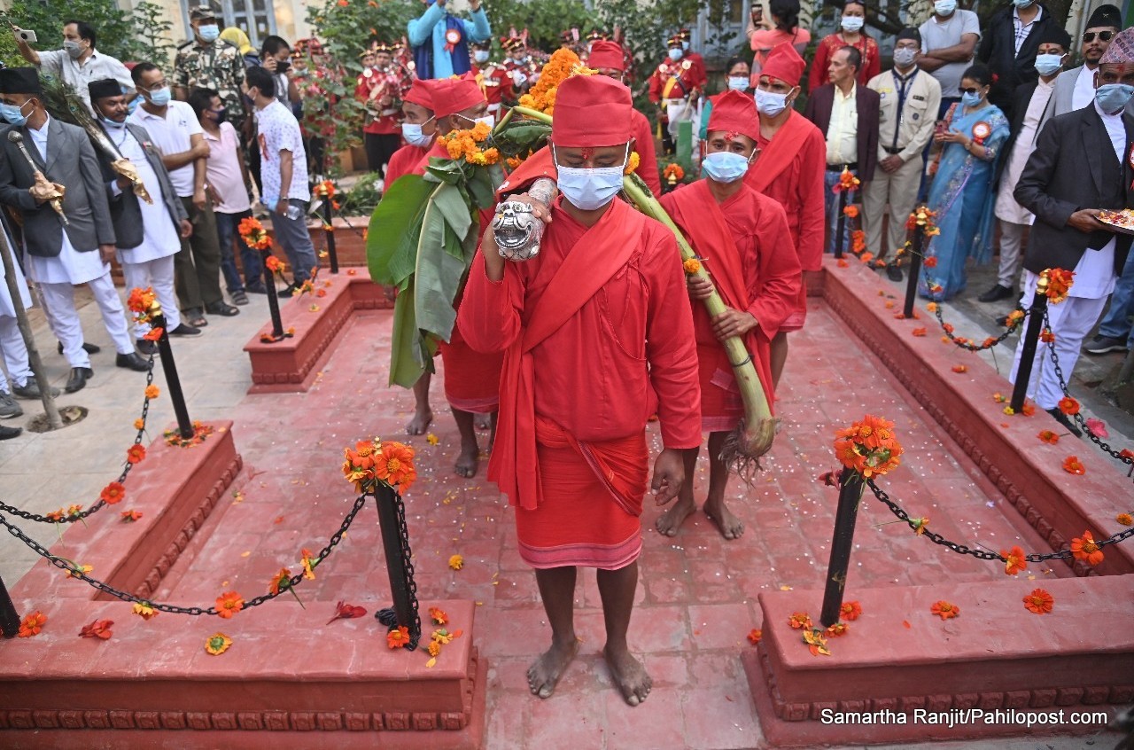 नवरात्रको सातौँ दिन दसैं घरमा भित्र्याइँदै फूलपाती