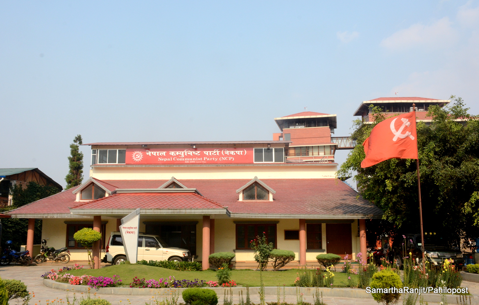 खुमलटारमा प्रचण्ड र खनालबीच भेट, कोटेश्वरमा ओली र नेपाल समूह छलफलमा