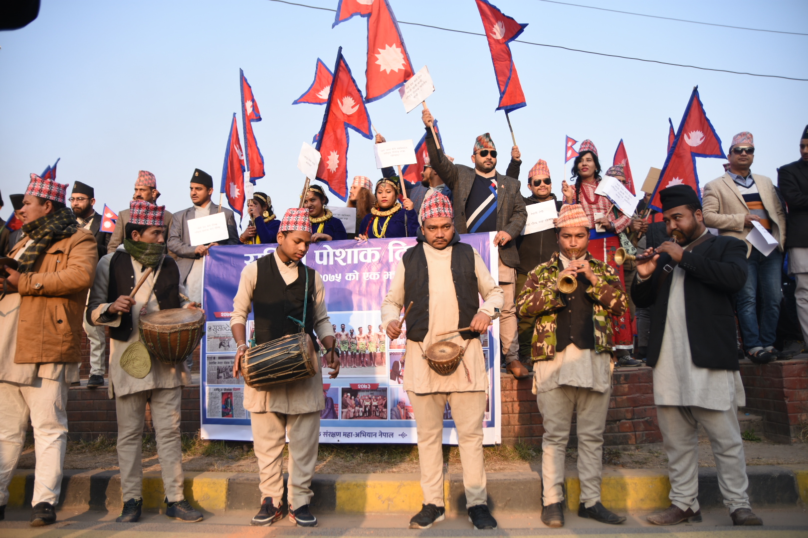 विवादमा टोपी दिवस, अभियान्ता भन्छन्  'ढाका टोपी दिवस होइन, नेपाली टोपी दिवस'