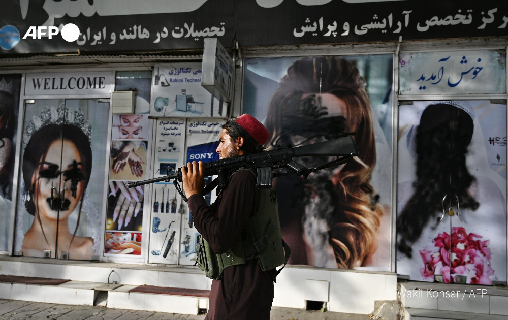 काबुलका सडकमा मेटिएका अनुहारहरुले के भन्न खोजिरहेको छ ?