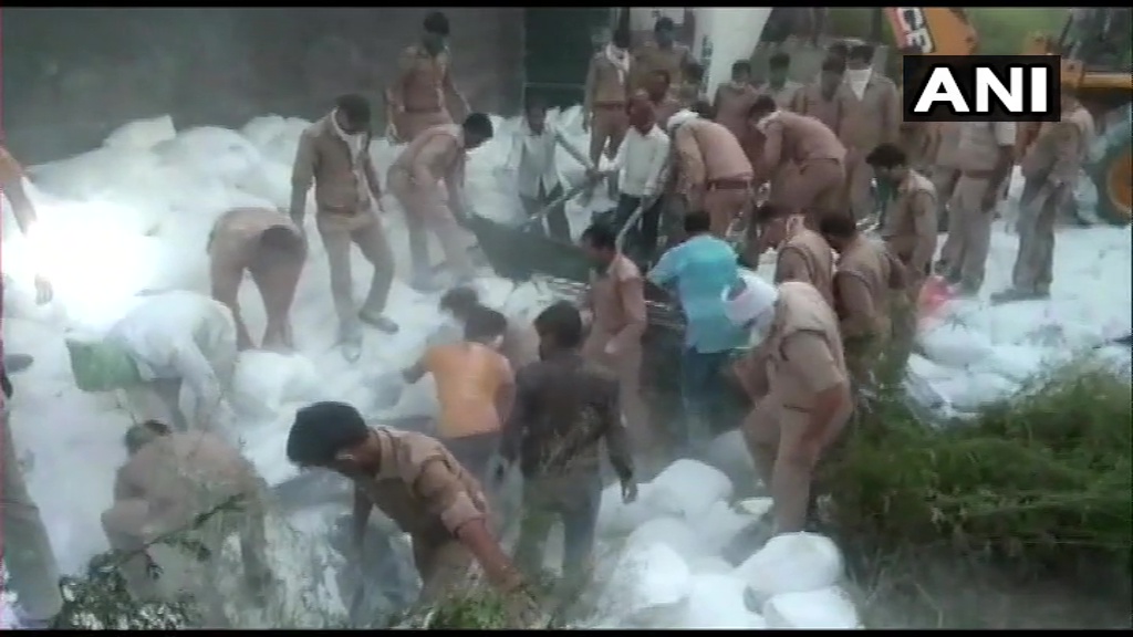 ट्रकमा घर हिँडेका २३ जना आप्रवासी मजदूरको दुर्घटनामा मृत्यु, राजस्थानबाट जाँदैथिए बिहार, झारखण्ड र पश्चिम वंगाल