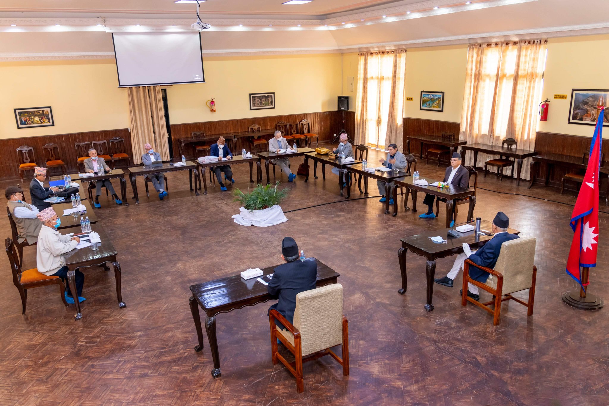 नेकपा सचिवालय बैठक : बजेटमा एमसीसीको व्यवस्थाबारे अर्थमन्त्रीले पारे स्पष्ट  