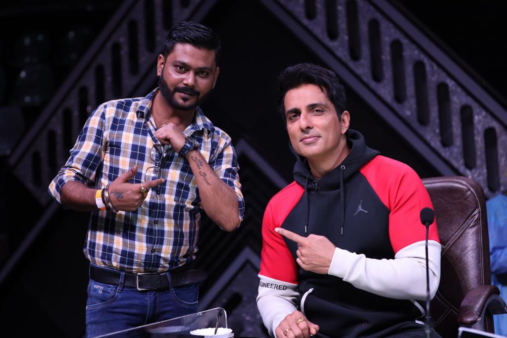 जब फ्यानले हातमा सोनु सुदको मुहारको ट्याटू खोपे…