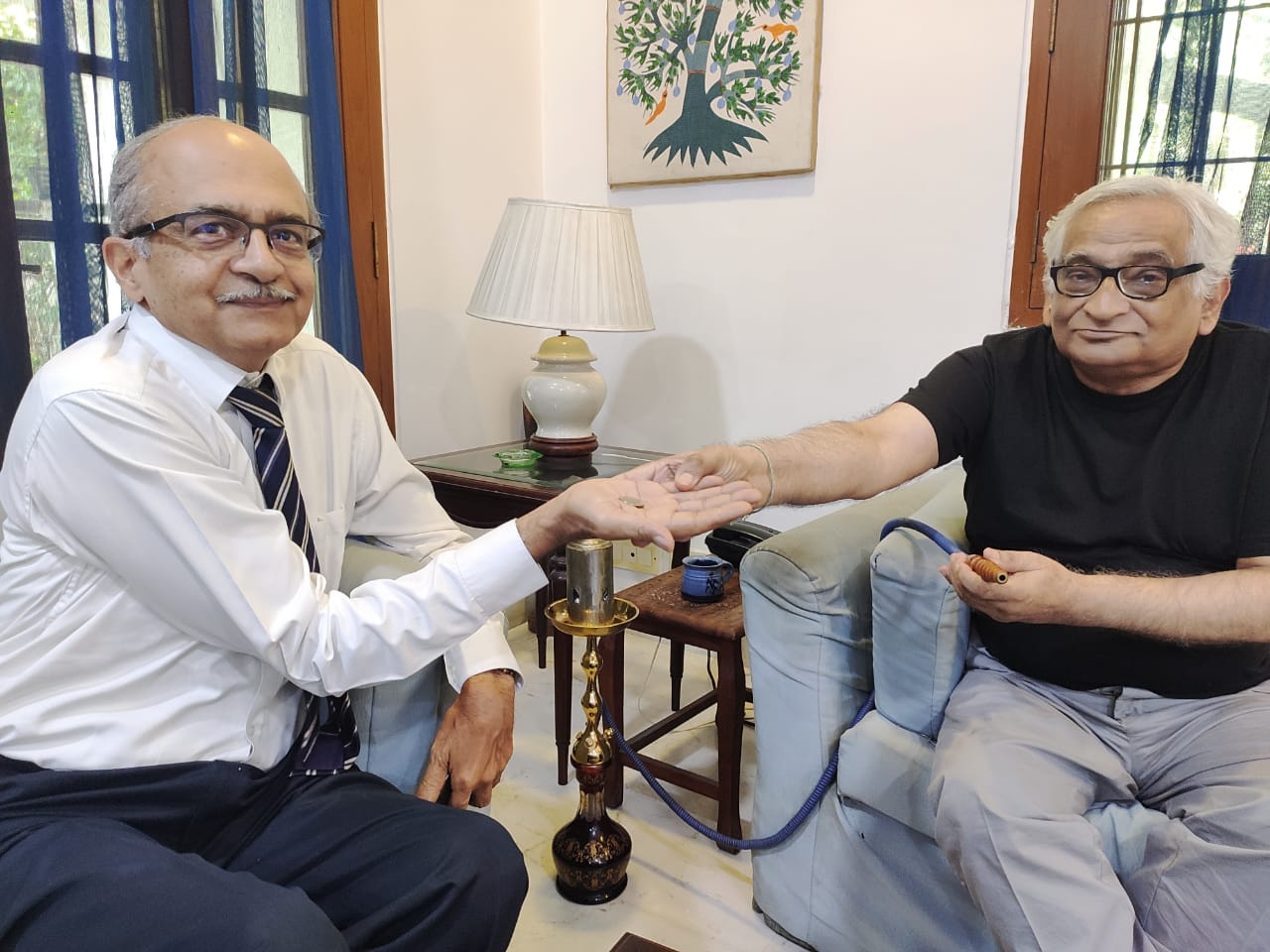 अदालतको अवहेलना मुद्दामा प्रशान्त भुषणलाई १ रुपैयाँ जरिवाना