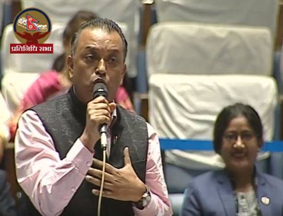 गगन थापाको प्रश्न : प्रधानमन्त्री ओलीलाई विरामी हुँदा पनि किन दु:ख दिइरहेको?