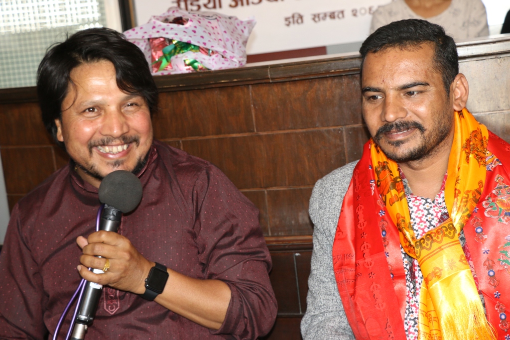 'माग्ने बुडा मेरो एटिएम कार्ड हो’ : दीपकराज गिरी
