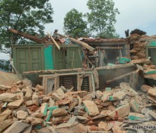 स्थलगत रिपोर्ट : लाश बोक्ने मान्छे छैनन् सिन्धुपाल्चोकका गाउँमा