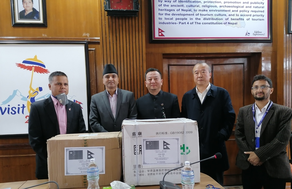 चीनको गान्सु प्रान्त सरकारले वाग्मती र ५ नम्बर प्रदेशलाई दियो स्वास्थ्य सामग्री