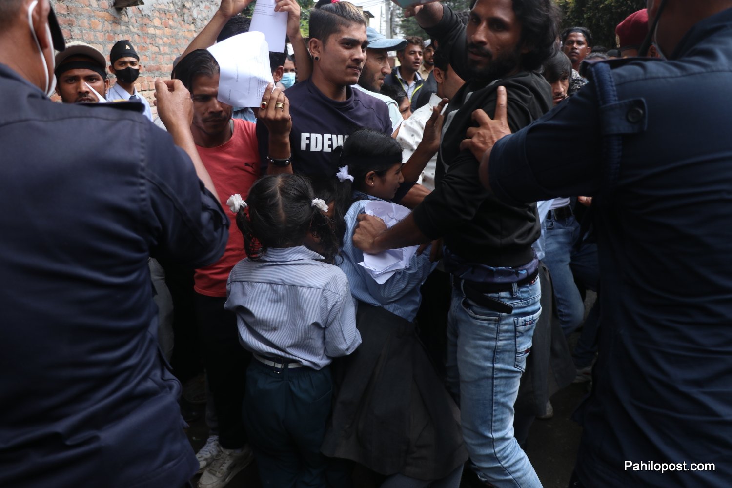 काठमाडौंमा बढ्दो रोहिंग्याको संख्याले सुरक्षामा चुनौती, सरकार भन्छ : शरणार्थी होइनन् अवैध आप्रवासी, नियन्त्रण गर्छौं