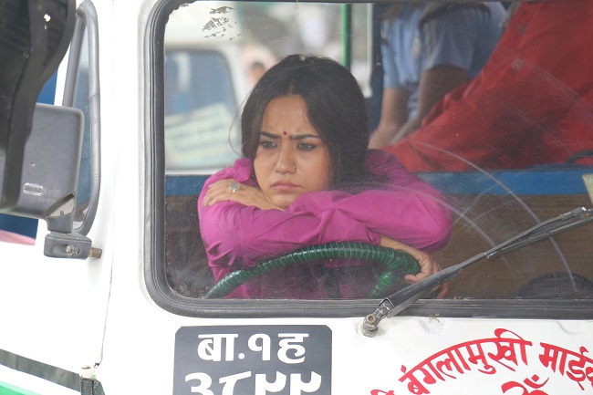 टिजरमा टेम्पो चालक स्वस्तिमा खड्का
