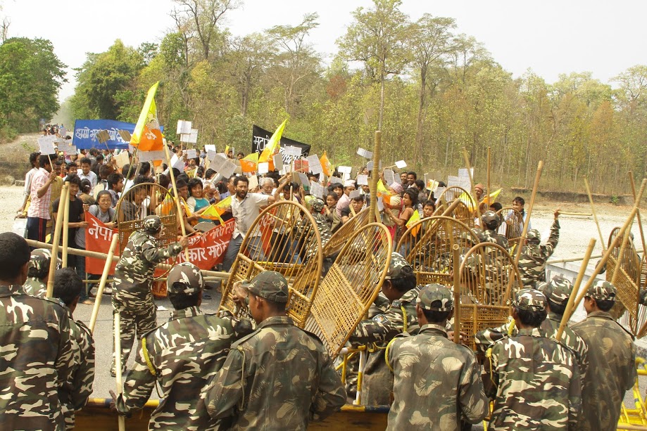 'देश खोज्दै जाँदा' ट्रेलरमा यस्तो देखियो