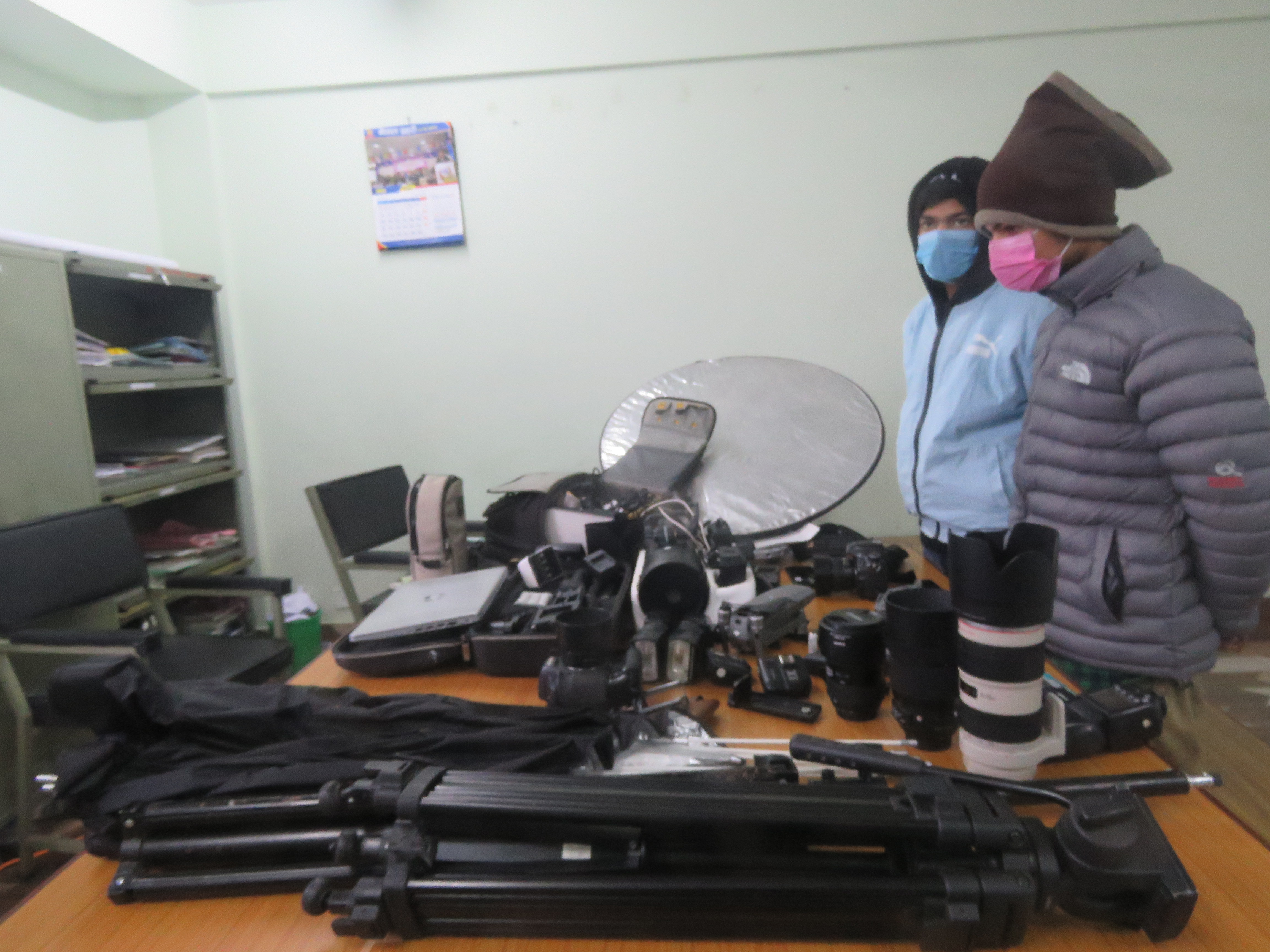 फेसन सो भन्दै फोटोग्राफरलाई पोखराबाट मोरङ झिकाउँदै ठगी