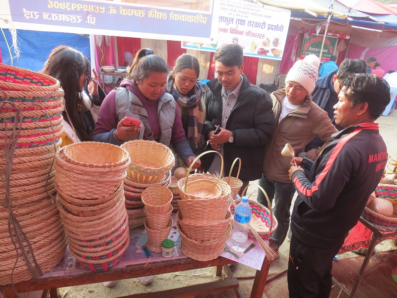 बाँसका सामग्रीलाई बजारको माग धान्न मुस्किल, स्वदेश मात्र नभई विदेशबाट पनि उत्तिकै माग