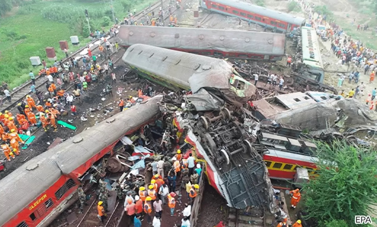 भारतको ओडिशामा रेल दुर्घटना : मृत्यु हुनेको संख्या २६१ पुग्यो, घटनास्थल पुगे प्रधानमन्त्री मोदी