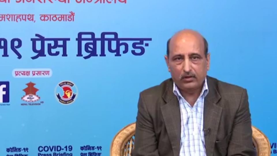 काठमाडौं लगायतका क्षेत्रमा संक्रमण बढेसँगै स्वास्थ्य मन्त्रालयको चेतावनी : घर बाहिर ननिस्कनुस् 