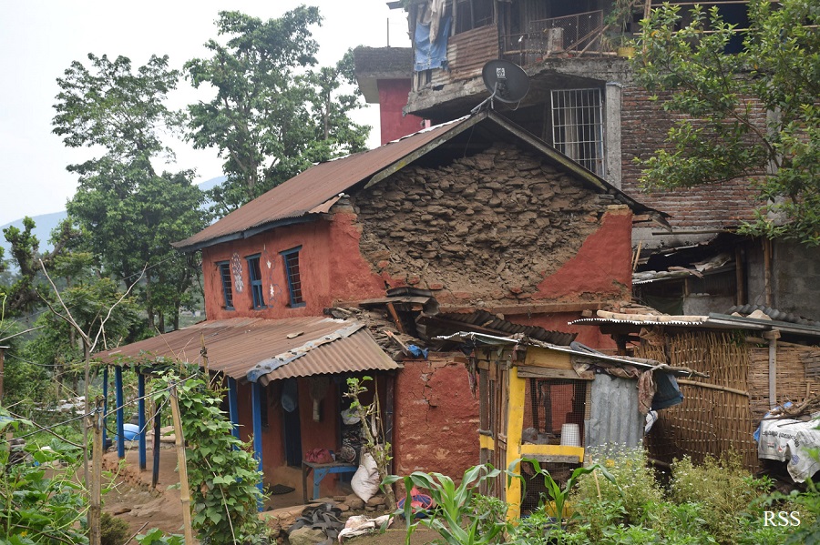 लमजुङ भूकम्प अपडेट : २७ घरमा क्षति, थप उपचारका लागि एक जनालाई लगियो चितवन 