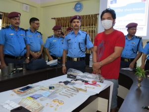 चितवन प्रहरीद्वारा विभिन्न अपराधमा संलग्न सात जना सार्वजनिक