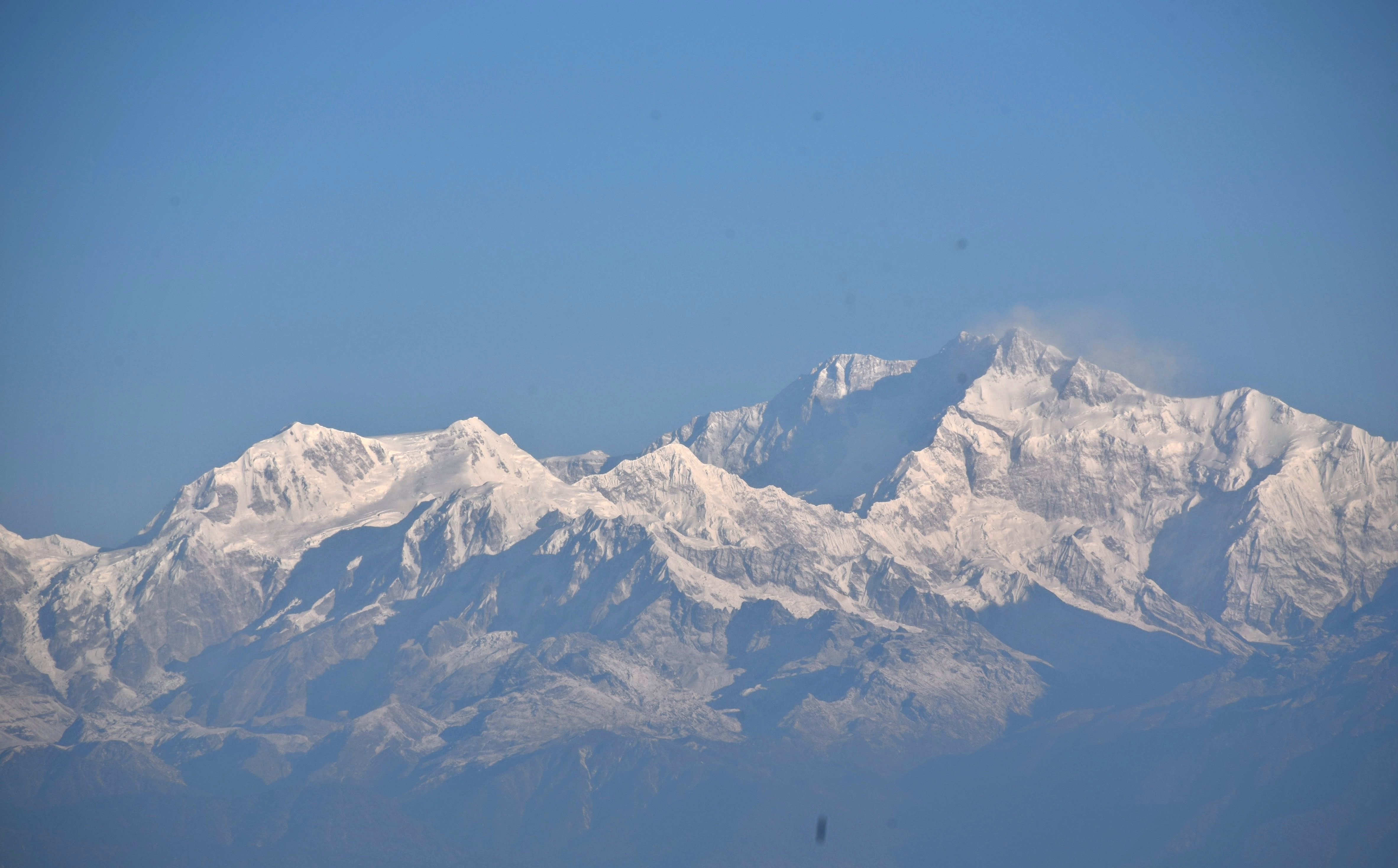 पाथीभरा क्षेत्रमा समयमै हिउँ पर्न नसक्दा पर्यटन व्यवसायी चिन्तित, होटलमा लाग्यो ताल्चा