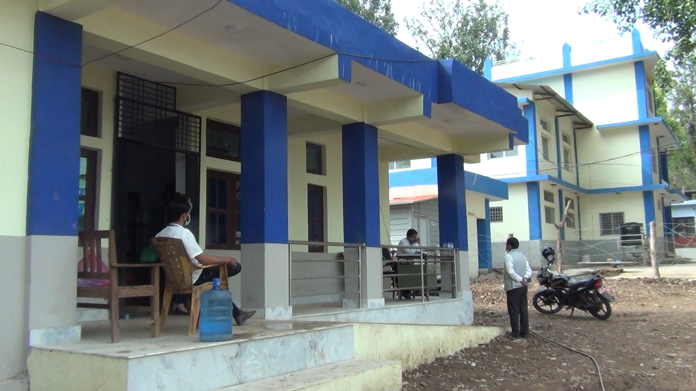 वीरेन्द्रनगर नगरपालिकाले सञ्चालनमा ल्यायो एम्बुलेन्ससहितको कोरोना विशेष अस्पताल