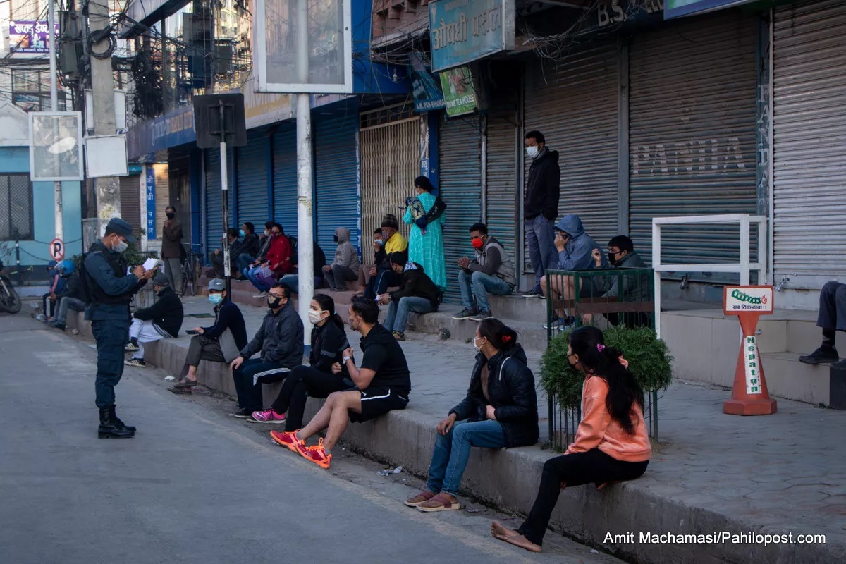 लकडाउन उल्लंघन गर्ने १ हजार ८०७ जना प्रहरीको नियन्त्रणमा