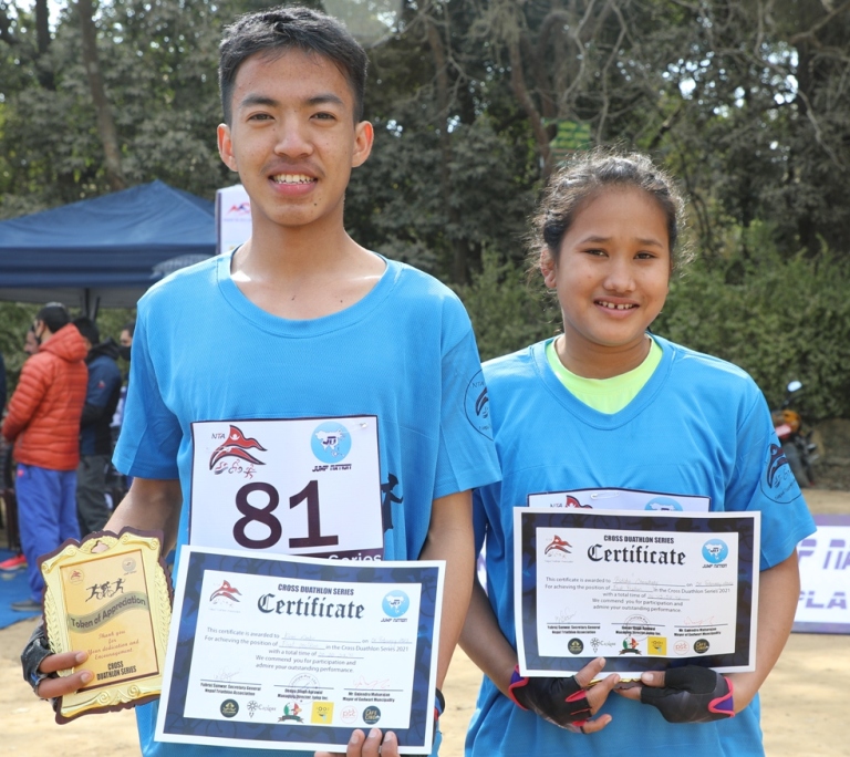 दुवाथलन तेश्रो संस्करणको च्याम्पियन बने किरण र बिदिशा