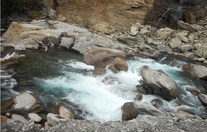 बेपत्ता खोज्न गएको गोताखोरको डुंगा मेलम्ची खोलामा पल्टियो, रेस्क्यु टोलीका सबै सकुशल