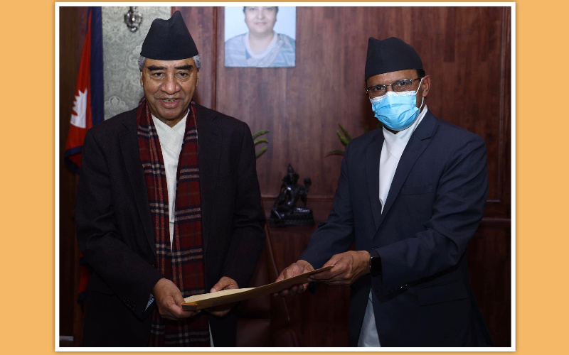 ७० दिनमै रक्षा मन्त्री रिजालले प्रधानमन्त्री देउवालाई बुझाए राजीनामा, महामन्त्रीमा पराजय बन्यो कारण