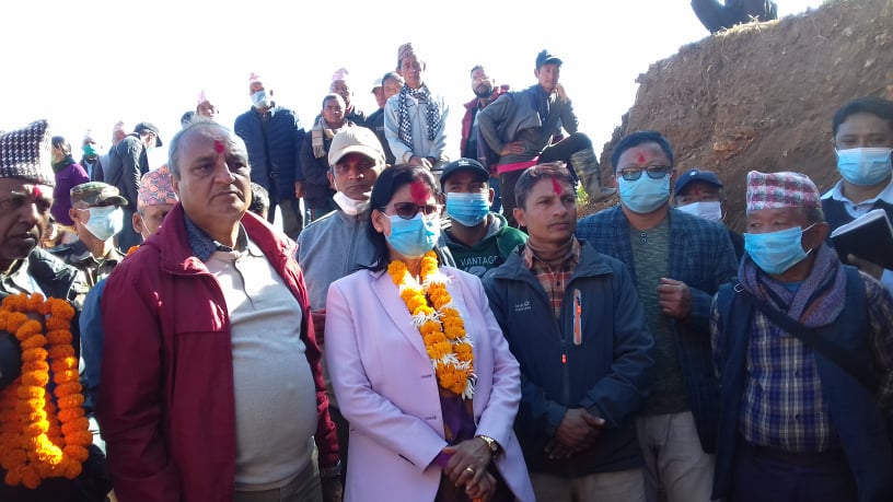 नेकपा विवादबारे मन्त्री अर्याल भन्छिन्, ‘तातोपानीले घर जल्दैन, ओली सरकारको विकल्प छैन’