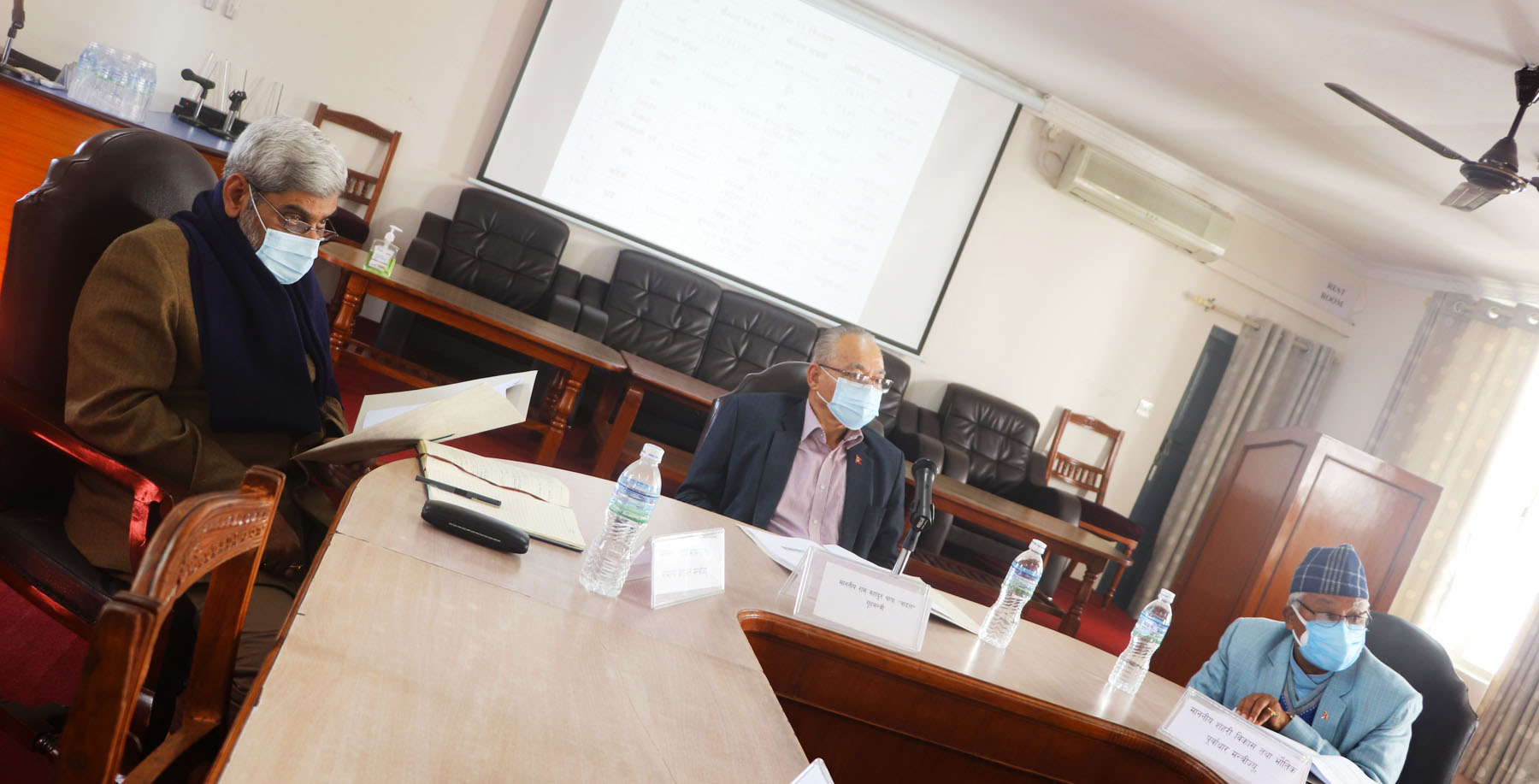 बाढी पहिरोका कारण विस्थापितलाई जाडोमा न्यानो दिन सकिएन भने चुनौती बढ्नसक्छ: गृहमन्त्री थापा