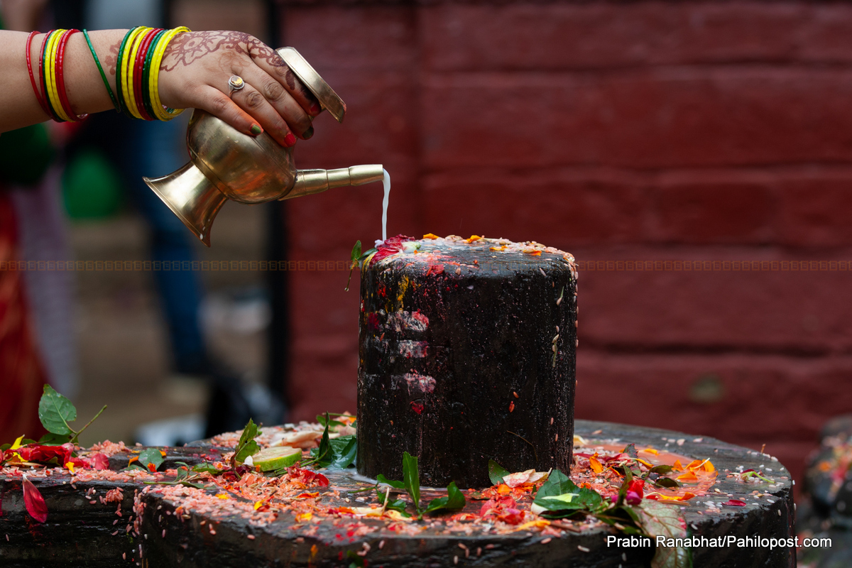 झरीले नरोकिएका भक्तजनहरु : गोकर्ण, डोलेश्वर र दत्तात्रयका दृष्य
