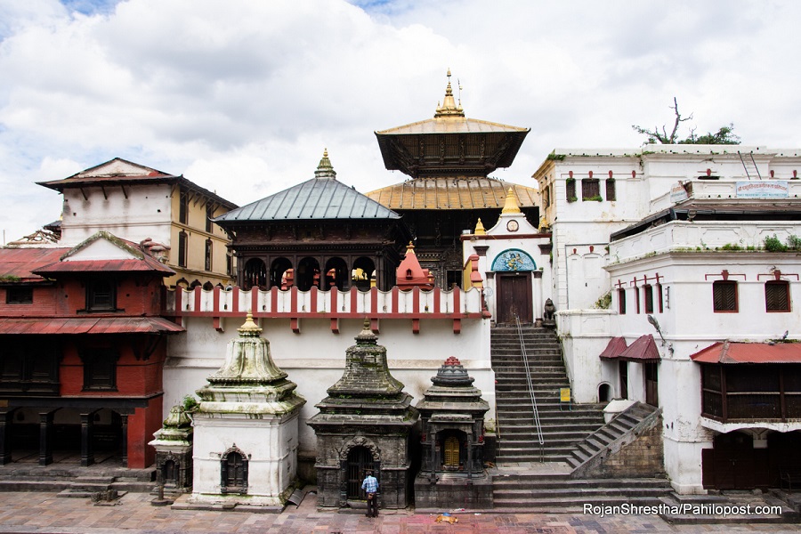 पशुपतिमा अतिक्रमित संरचना हटाउन महानगरले दियो २४ घण्टाको अल्टिमेटम