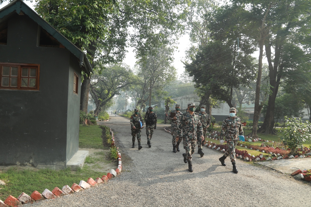 पूर्वी नेपालको भ्रमणमा प्रधान सेनापति थापा