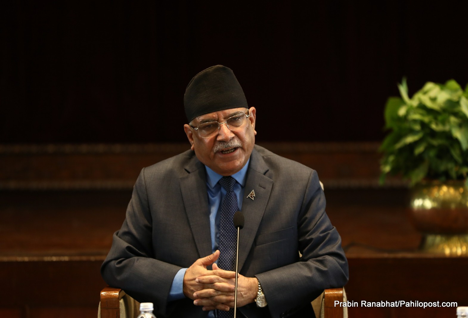 केन्द्रीय कमिटीको बैठक स्थगित गरेर आफ्नै निवासमा थाले प्रचण्डले छलफल