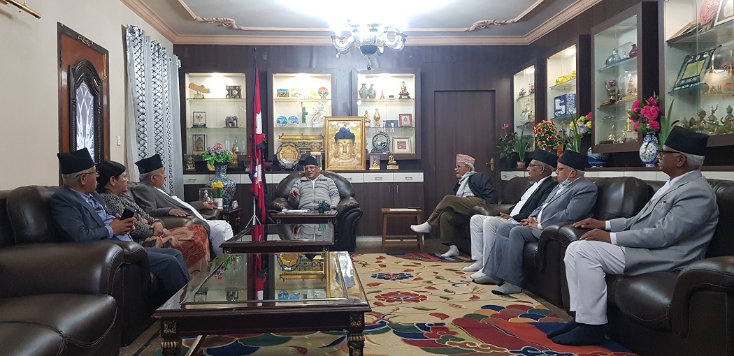 अध्यक्ष दाहाललाई प्रदेश प्रमुखले सुनाए समस्या