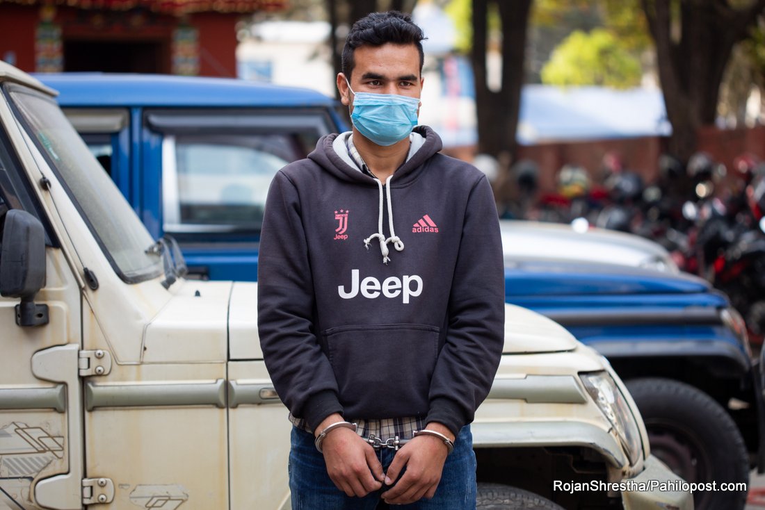 एक एक्साभे अपरेटर जसले जिउँदो महिलालाई माटोले पुरेर भएको थियो फरार...