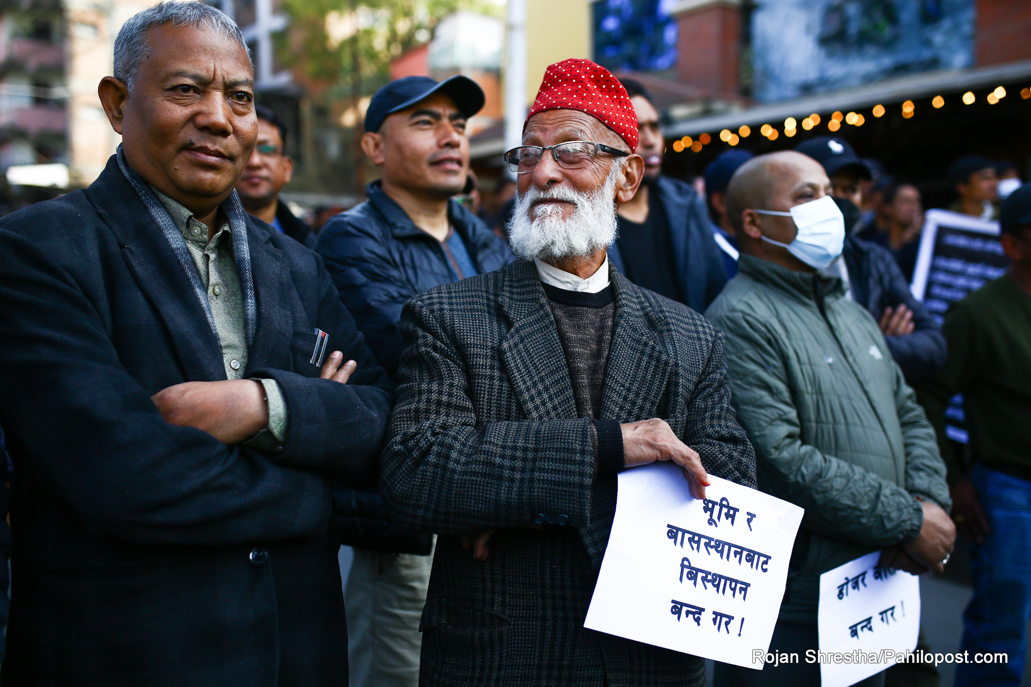 ‘डोजर आतंक बन्द गर!’ : माइतीघरमा काठमाडौं महानगरविरुद्ध प्रदर्शन