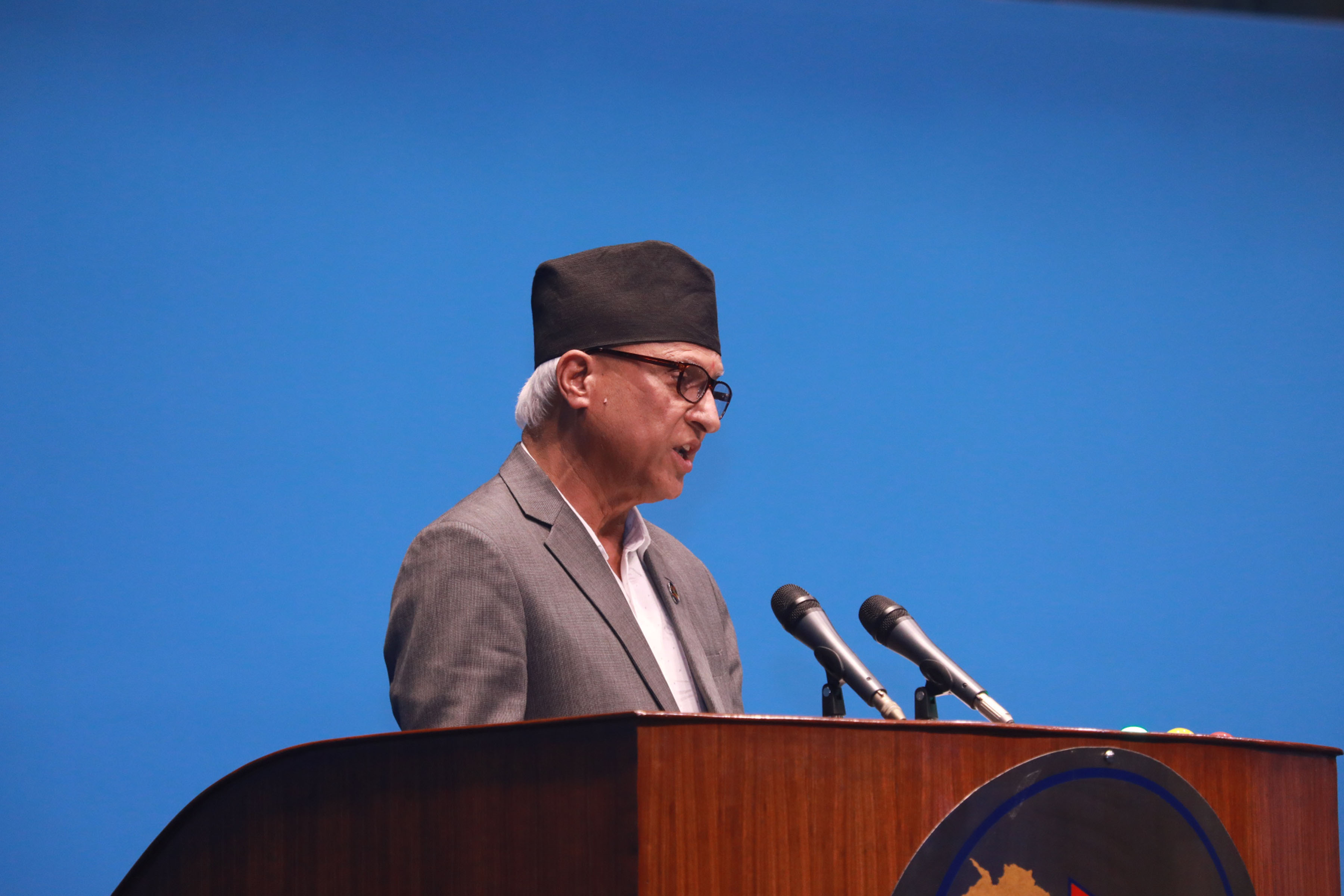 इन्धनको मूल्यवृद्धिबारे मन्त्री बडूको जवाफ : आपूर्ति व्यवस्था सहज बनाइराख्न मुल्य बढाउन बाध्य छौं