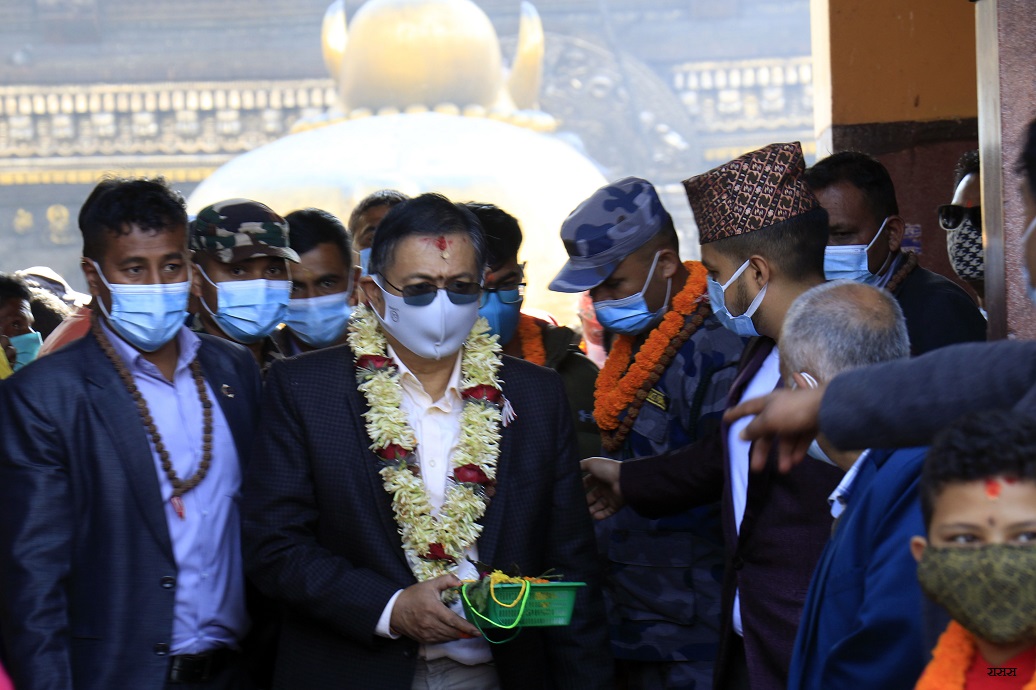 कार्यवाहक प्रधानमन्त्री खाँणद्वारा पशुपतिमा पूजाअर्चना   