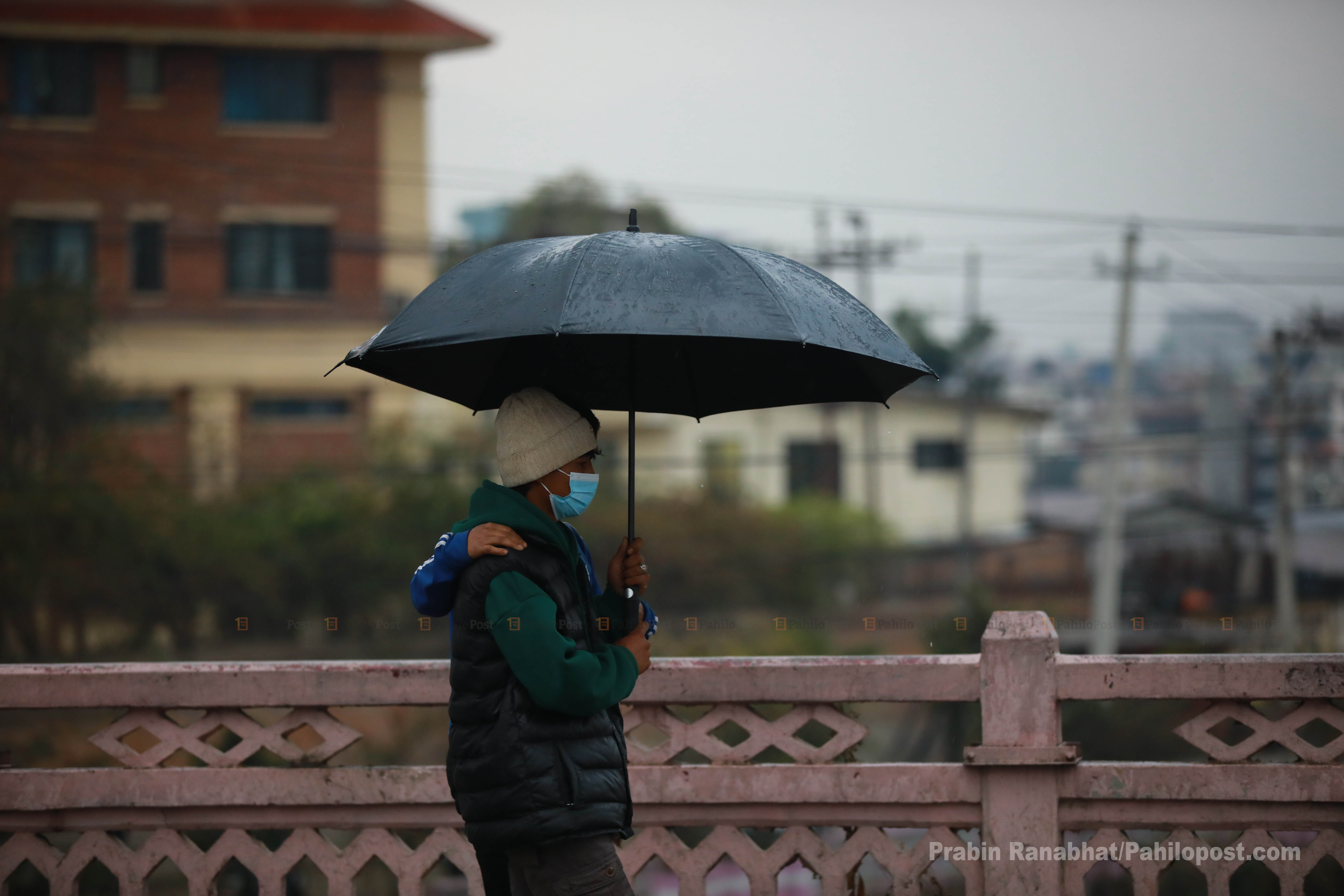 काठमाडौं उपत्यकामा हल्का वर्षा हुँदा चिसो महसुस