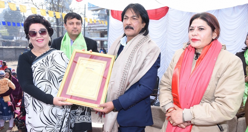 राजुकाजी शाक्य नगदसहित सम्मानित