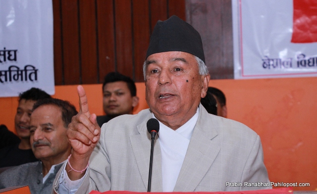 संकटका बेलामा भ्रष्टाचार र सत्ताका लागि भाँडभैलो नै कम्युनिस्टको समाजवाद हो? : रामचन्द्र पौडेल