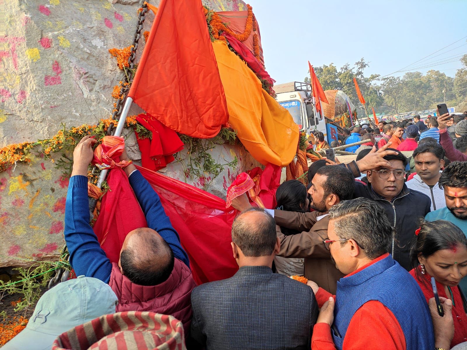 अयोध्या लगिँदै गरिएको कालिगण्डकीको शिलाको पथलैयामा गरियो क्षमापूजा