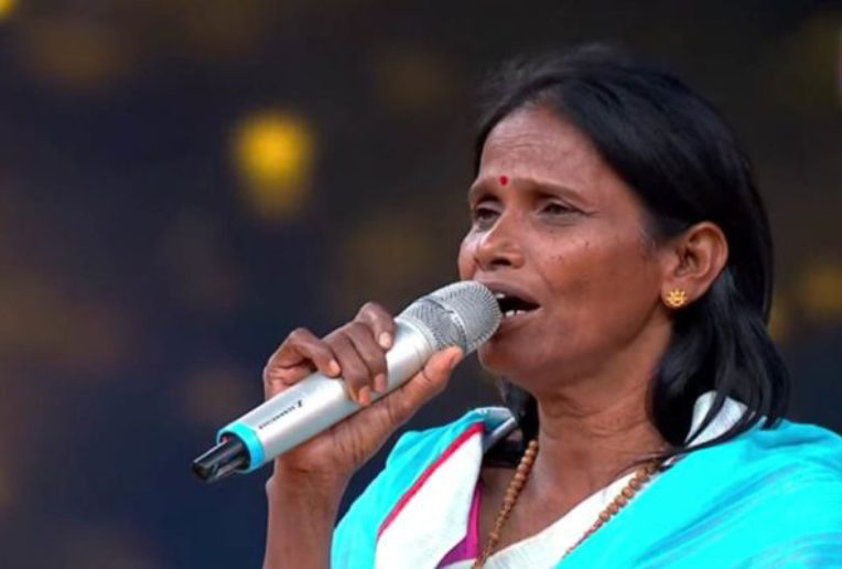 रेलवे स्टेसनमा गीत गाएर रातारात भाइरल भएकी रानुको जीवनीमा फिल्म निर्माण हुँदै